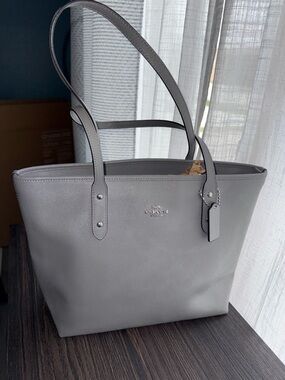 Coach Gray Crossgrain Leather City Zip Tote F58846